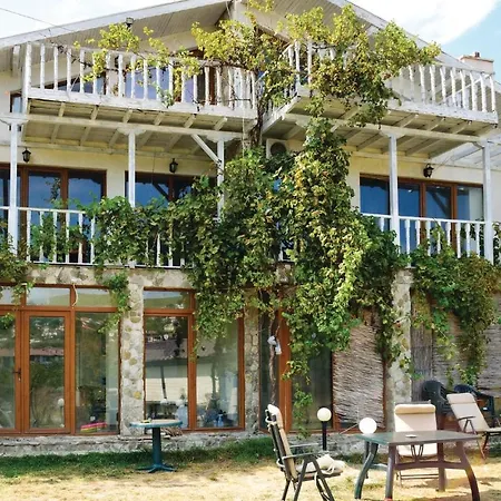 Three-bedroom Holiday In Kosharica